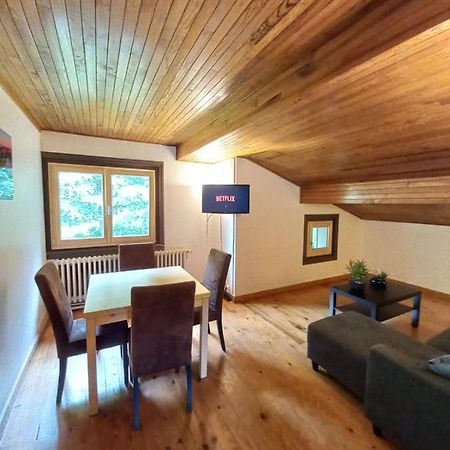 Logement Mansarde Dans Maison Avec Jardin En Bord De Piste, Vue Montagne Les Houches Buitenkant foto