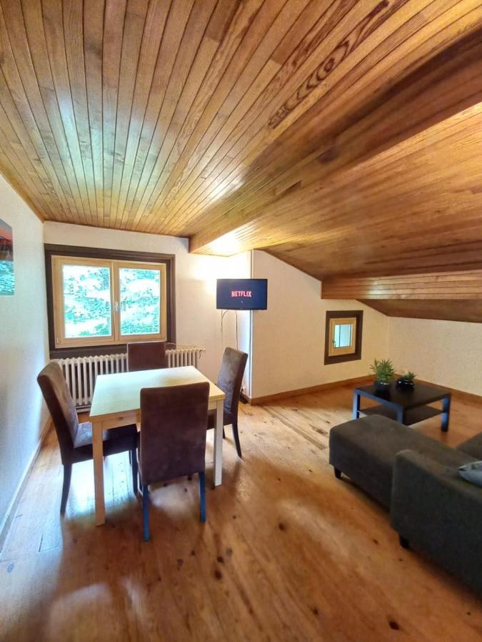 Logement Mansarde Dans Maison Avec Jardin En Bord De Piste, Vue Montagne Les Houches Buitenkant foto