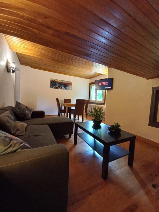 Logement Mansarde Dans Maison Avec Jardin En Bord De Piste, Vue Montagne Les Houches Buitenkant foto