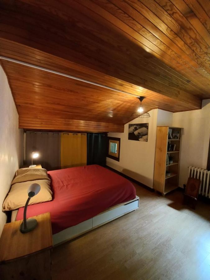 Logement Mansarde Dans Maison Avec Jardin En Bord De Piste, Vue Montagne Les Houches Buitenkant foto